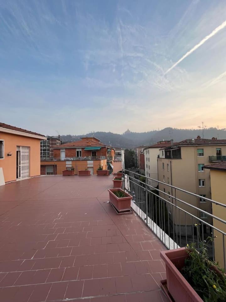 Camere In Appartamento Condiviso Vista San Luca Bologna Exterior photo